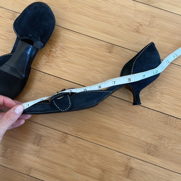 Prada navy suede heels - Picture 4 of 7